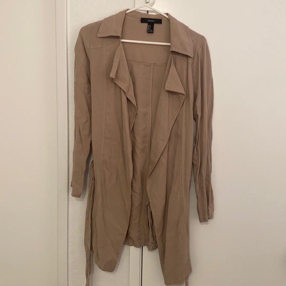 Women’s light weight trench jacket